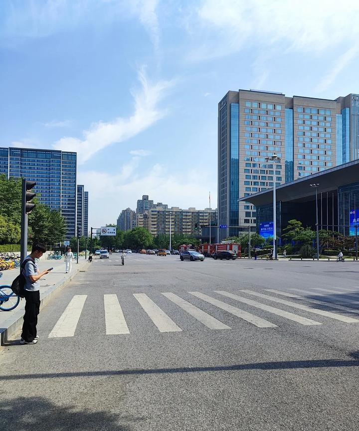 兄弟们，终于快上岸了



刚刚与总经理进行了第二轮谈判，结果令人满意。算上五险