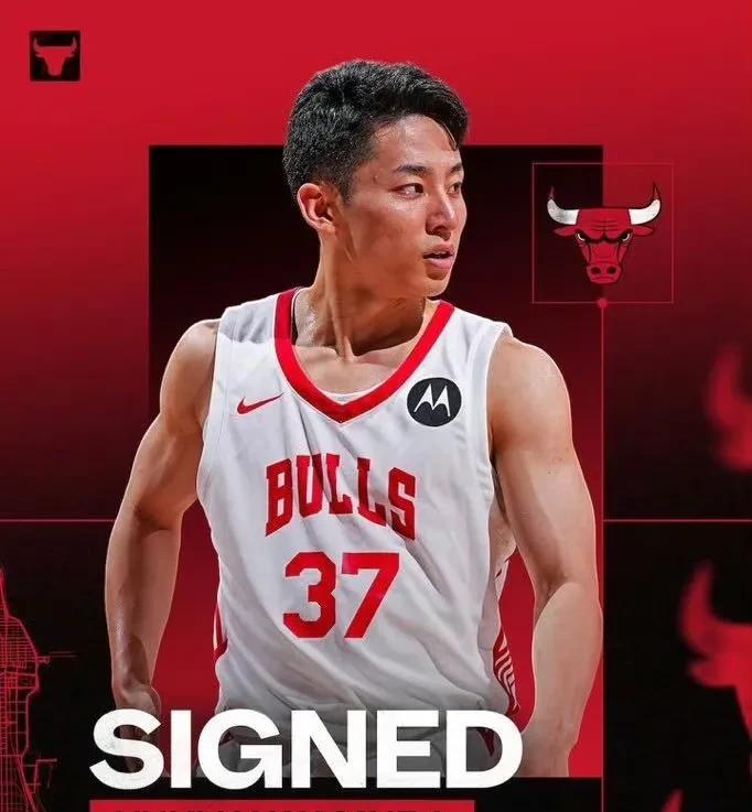 万万没想到河村勇辉居然和公牛队签了双向合同！
这个结果让选秀专家和媒体人集体破防
