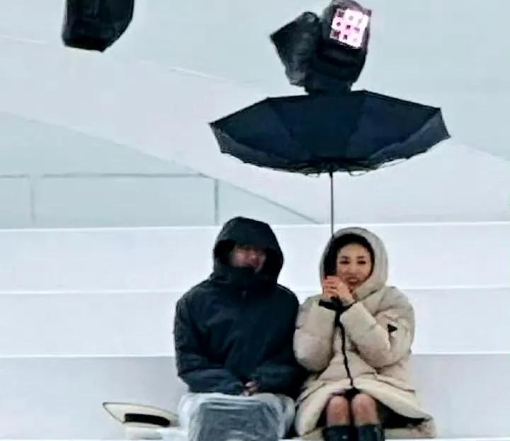 #浪姐 简陋# 网友集体吐槽！有观众质疑，明明并非经费不足，节目却未用心对待姐姐
