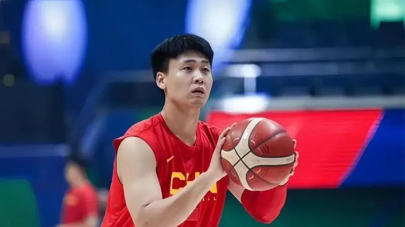 北京队是真有魄力！
去年引进了周琦、陈盈俊，把球队带去总决赛，今年又要引进赵睿。