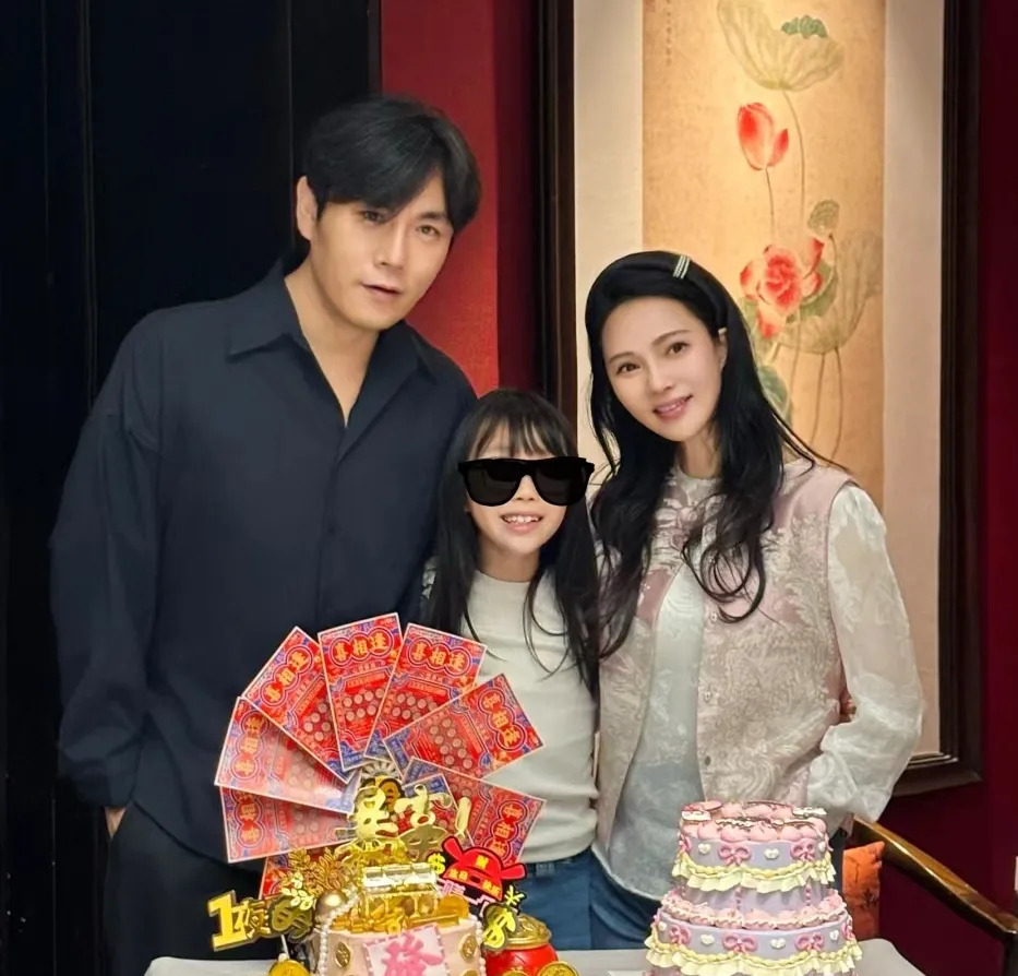 伊能静秦昊婚姻很幸福











天哪！伊能静和秦昊的婚姻，之前网上各