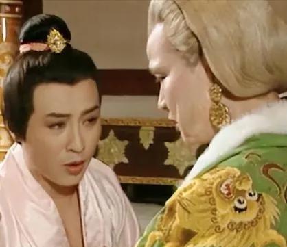 公元671年，太平公主去外祖母家串门。谁知，表哥贺兰敏之竟强行与她发生了关系。事