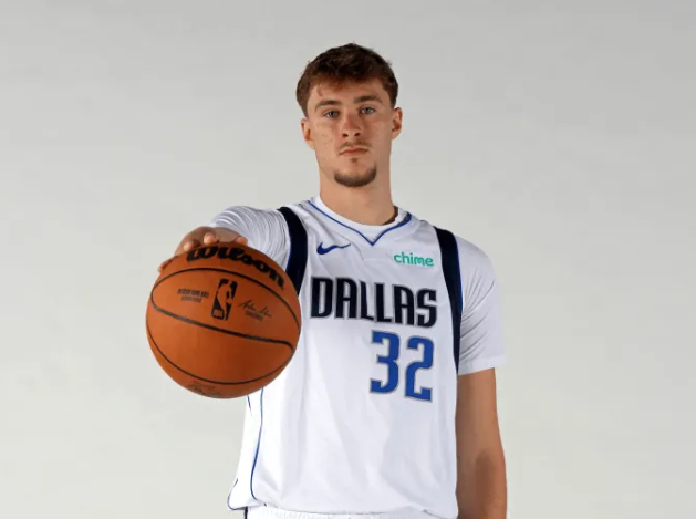 弗拉格赛季6战场均13.8分，投篮命中率37.3%三分28.6%
11月02日讯