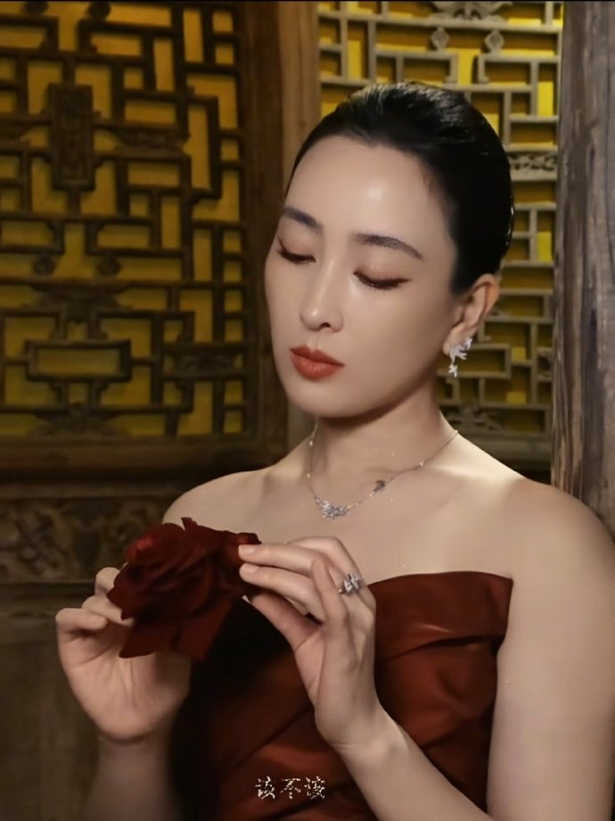 马苏越来越漂亮了，活出了自己，做自己最重要，重操旧业 ​​​