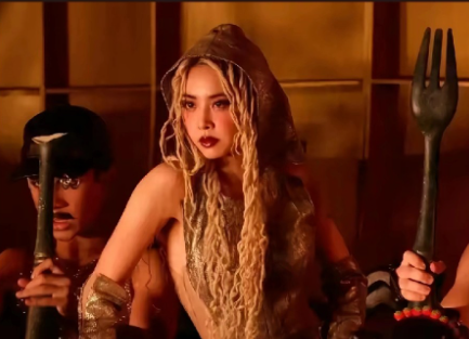 蔡依林演唱会非议不断，到底是创新还是迷信？