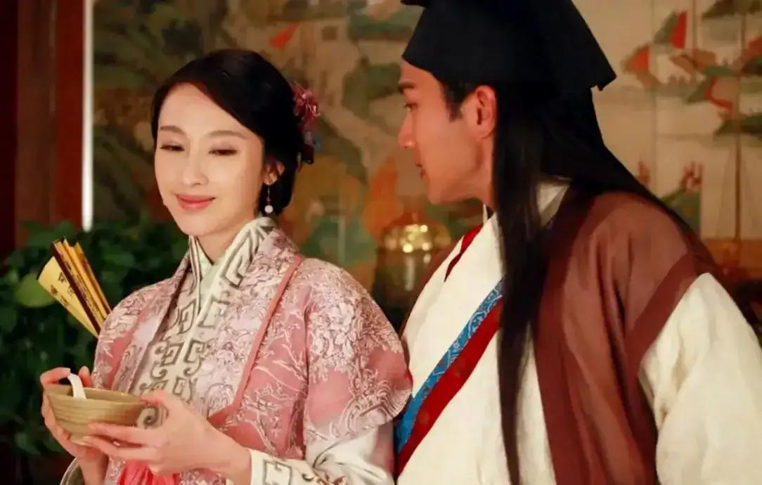 古时，有一位以务农为生的农夫在田间睡了一觉，他做了个奇怪的梦，梦中有一头牛跟他说