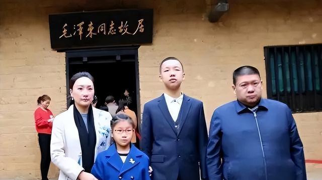 伟人曾孙毛东东，现役军官，高大帅气，酷似青年毛主席