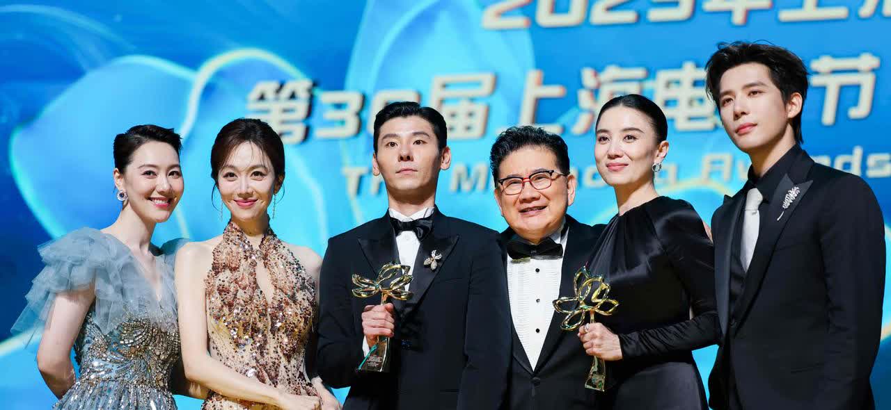 和蒋奇明不熟，但超级喜欢他的戏。他获得最佳男配角奖，也是实至名归。祝愿他在艺术上
