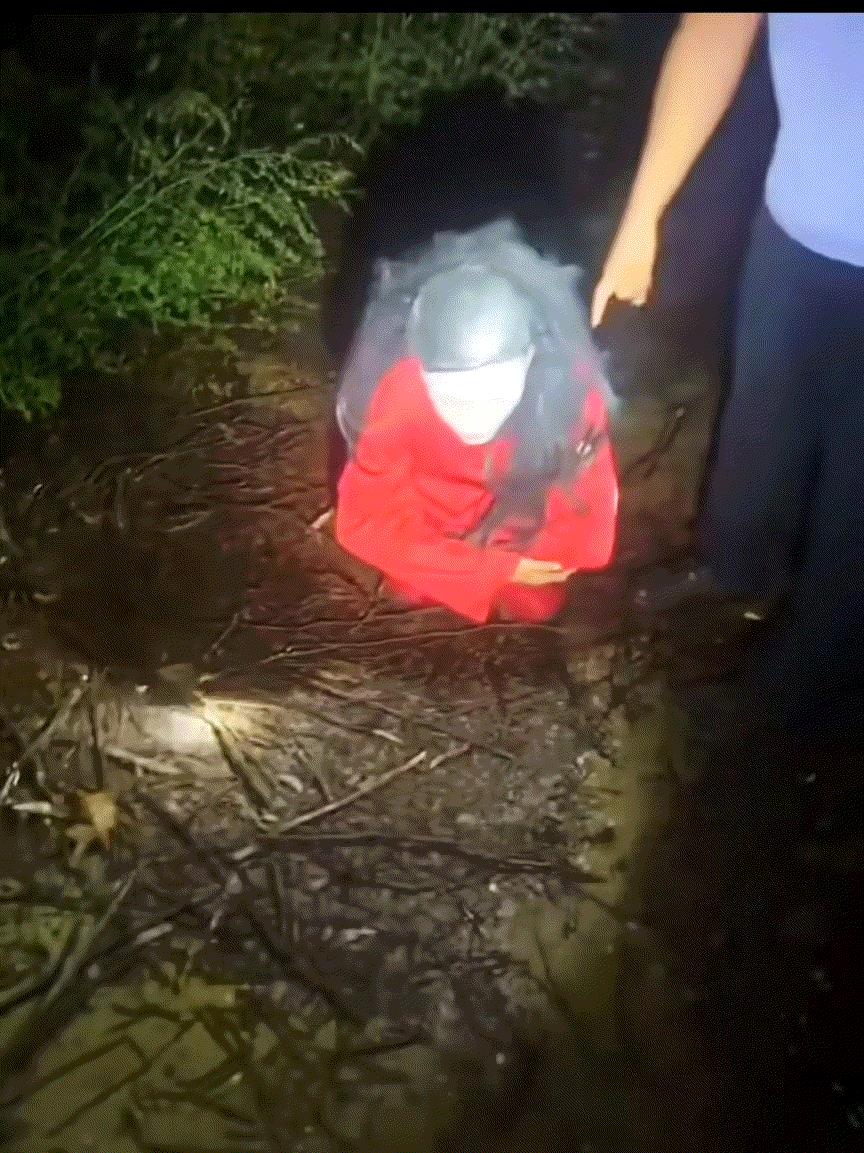 男子深夜着红衣扮鬼，吓坏周边村民被拘留，恶作剧当有分寸！
   近日，有网友在网