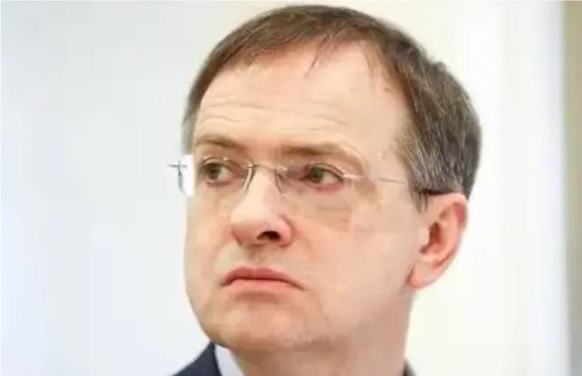 兄弟相残，俄罗斯图啥？











真是让人跌破眼镜！一边说得像是亲兄