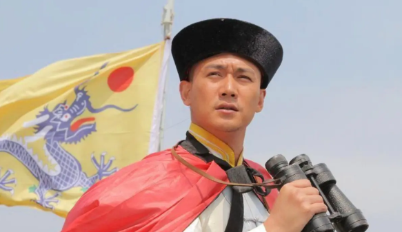 邓世昌，是清末著名的爱国水军将领。作为丁汝昌的战友，邓世昌同样也是一个以身殉国的
