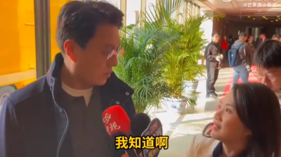 靳东这个回答尽显高情商！

3月5日，有台媒拦住正在北京参加两会的靳东，就近日有