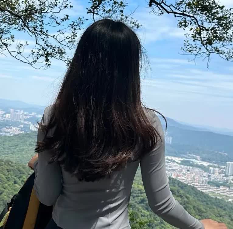 湖南一男子给情人转钱40多万元，妻子，2022年8月丈夫肺癌医治无效离世，本来在