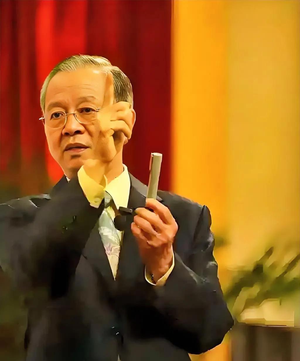 对弱者，要格外尊重他，他就缺这个；对穷人，就直接告诉他，能挣多少；对女人，要没脸