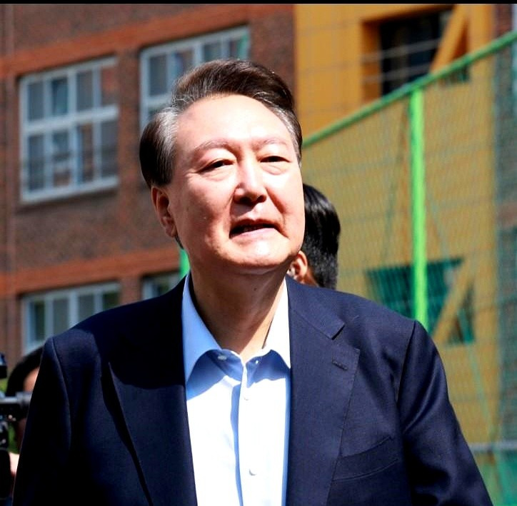 尹锡悦三次拒绝传唤要被抓了











真是活久见！一出大戏正在韩国上