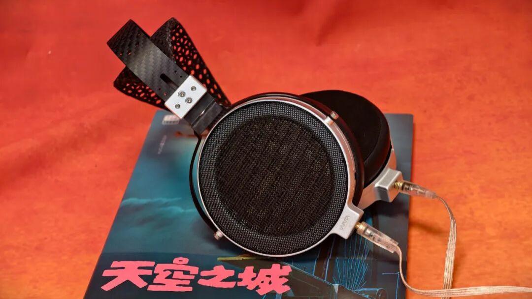 水月雨天空之城头戴平板耳机——满满的新技术新调音新诚意
