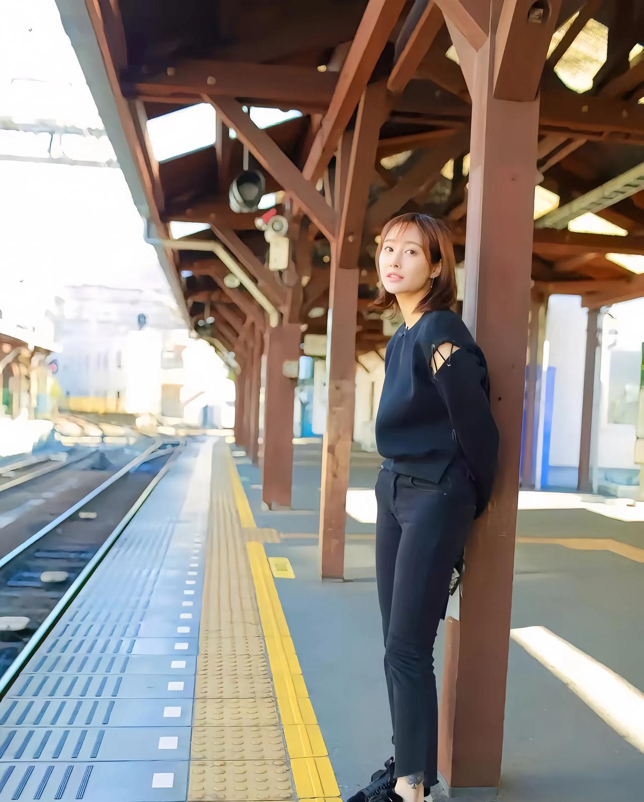 李纯，身高164cm，出生于1988年的她，毕业于北京电影学院，是实力派女演员。