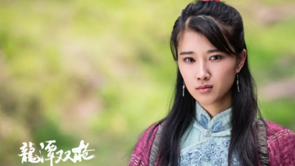 当红女星离婚转身背后：两个父亲的秘密守护震惊娱乐圈