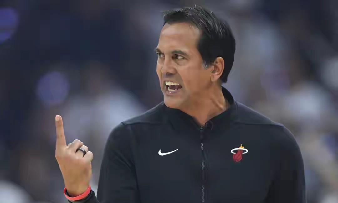 斯波教练是真有两把刷子，这套阵容都能进东部前三
目前，热火以7胜4负排在东部第3