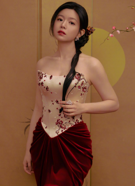 陈妍希的新中式穿搭，这感觉如何？