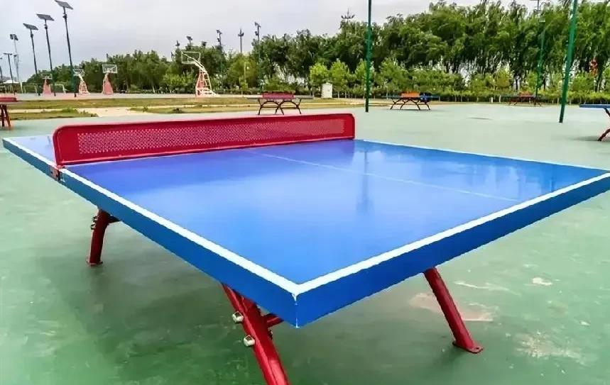 打乒乓球，还是得会发力，得用身体的力量去发力，用重心发力，要让身体的各个部分的力