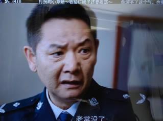 利剑玫瑰常锐冲出去揍青皮扰乱整体计划那里所有人都在为他求情，说实话我看到肖局骂的