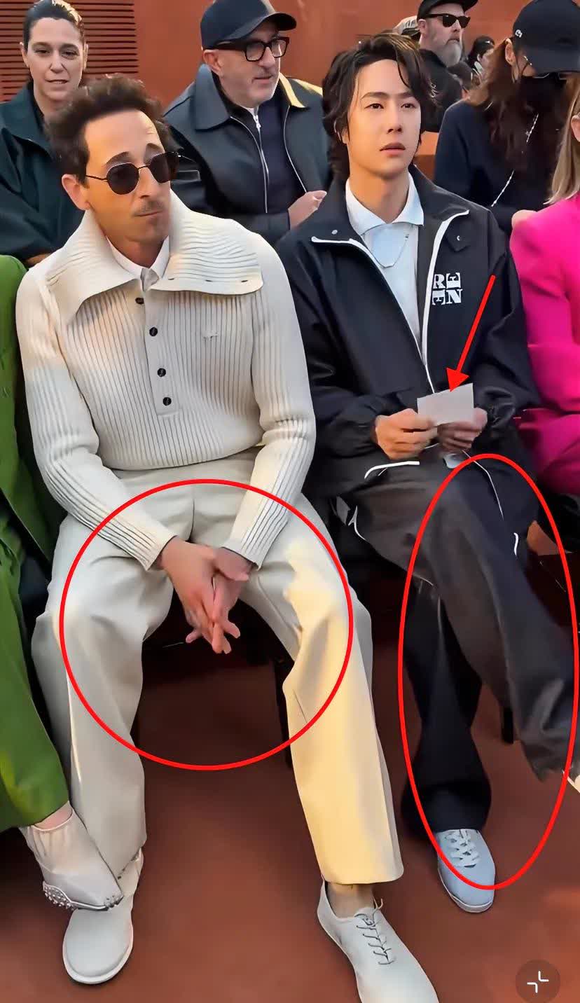 我的老天奶啊！！王一博和奥斯卡影帝坐一起了，真不愧是被金鸡奖提名过的男人！

