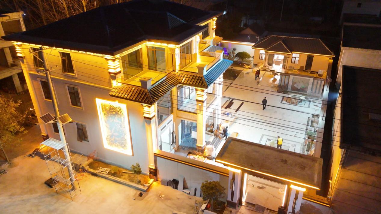 储福门业别墅户门安装实景图鉴：高定品质，守护豪宅体面