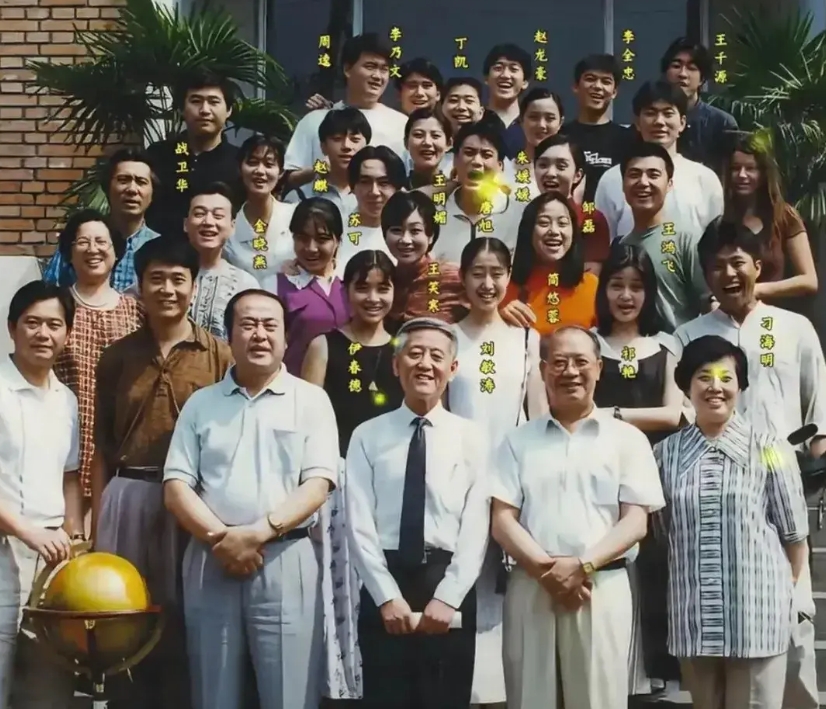 每年毕业的表演系学生成千上万，但最后能成为著名演员的寥寥无几。

这几天中戏93