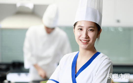 我卖肾救母，弟弟却拿它给女友买包