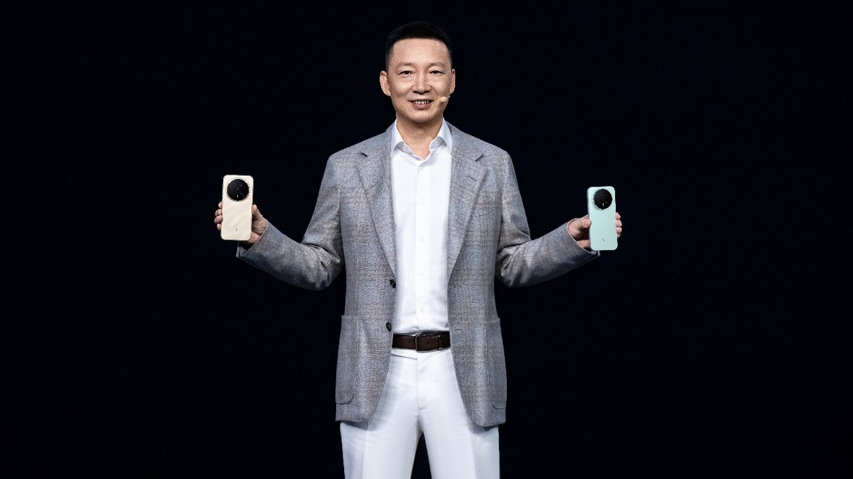 荣耀Magic8系列正式发布 开启自进化AI原生手机时代