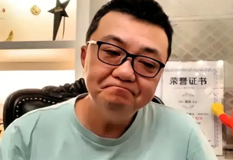 董路又撂下狠话：苏超要是赢中甲，他出10万！要是赢下国足，出500万！

哈哈，