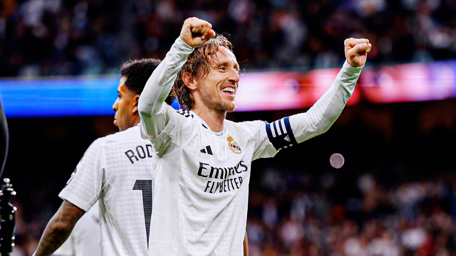 西媒报道，皇马主席弗洛伦蒂诺和一些高层认为，39岁的老将莫德里奇不适合在关键战首