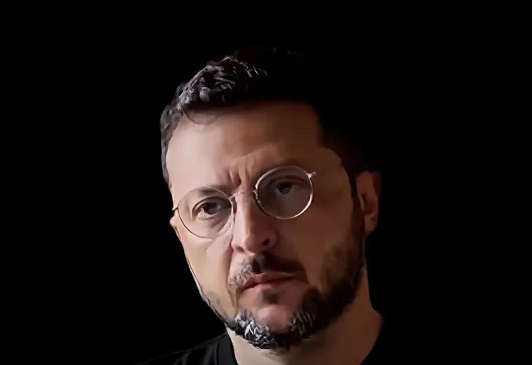 泽连斯基寸土不让的强硬姿态，表面是捍卫宪法与民意，实则暗藏政治生存的绝地反击。美
