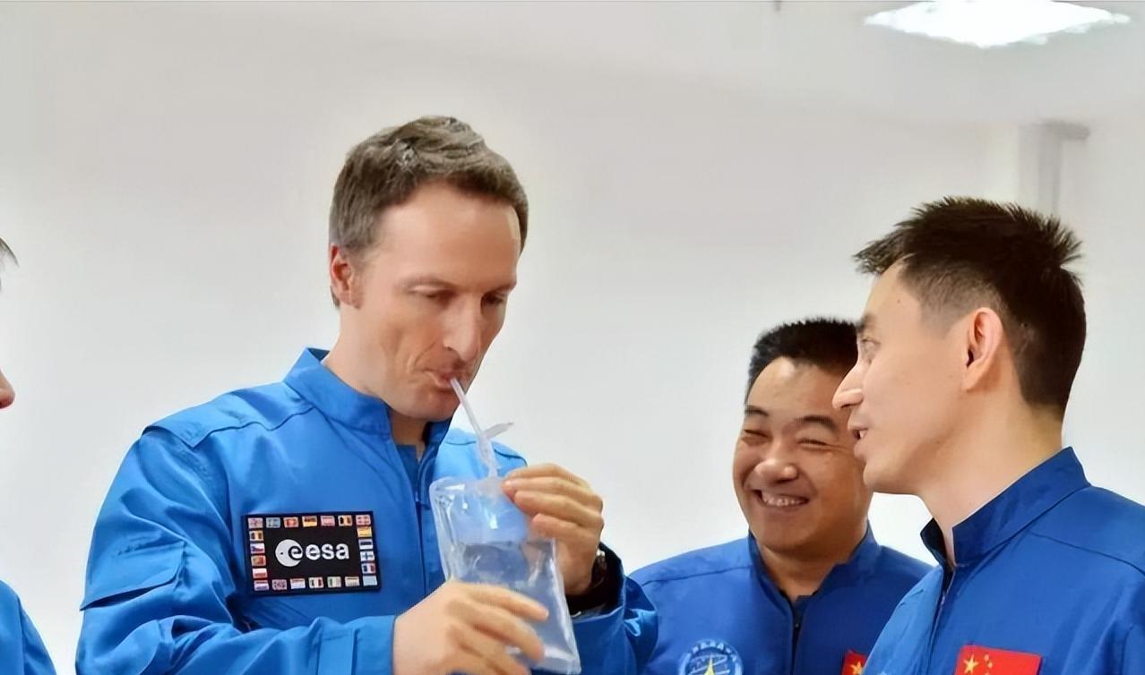 聂海胜夫妇的隐秘生活: 离婚决定背后的辛酸与坚持