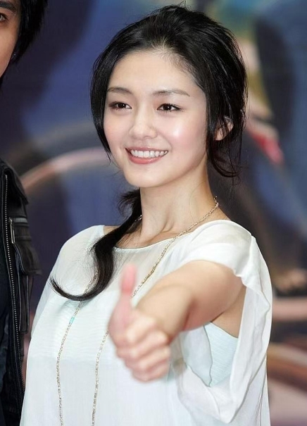 回顾大S的人生历程，不得不指出，她所做的诸多事情中，最让人诟病的并非起诉汪小菲2