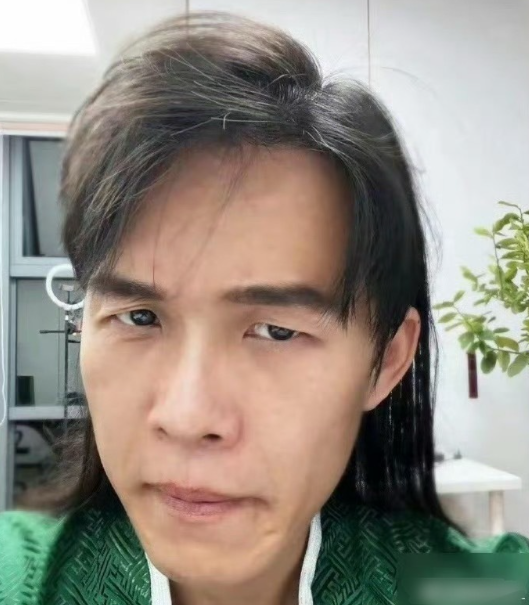 果然替身不是随便就能当的，庆余年3范闲替身，除了老了点神态是蛮像的 ​​​
