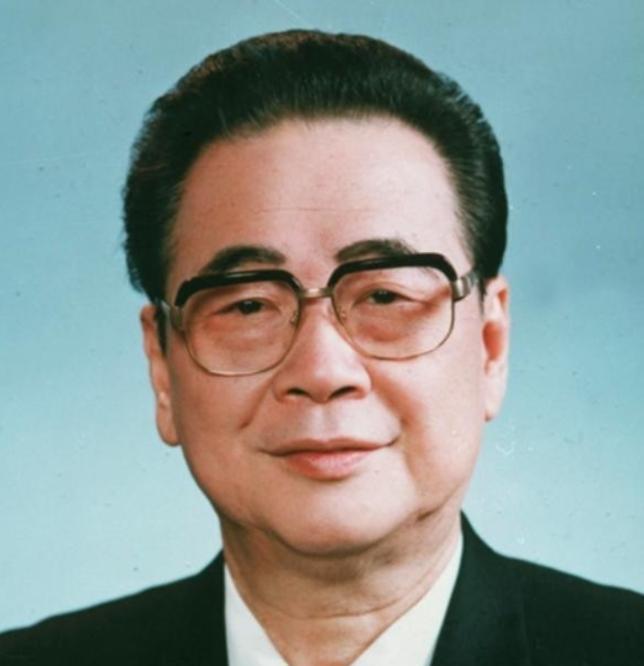 1992年，邓颖超因病离世，谁知邓颖超留下的最后一句话竟是“李鹏”二字，这背后的