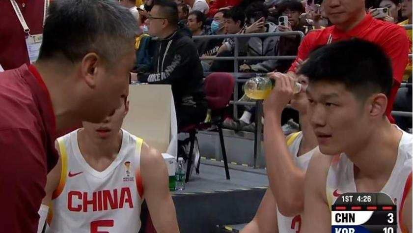 郭士强4个选择存在争议！临场应变能力有待提高，韩国男篮变化大