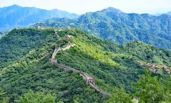 萧大亨(1532-1612)《夷俗记》里说，蒙古人“食最喜甘，衣最喜锦”。甜食是