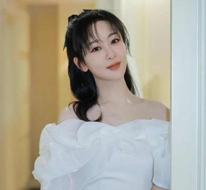 杨紫啊，实在不行你就退圈吧 

主要是我都看不下去了

你说你年纪轻轻演