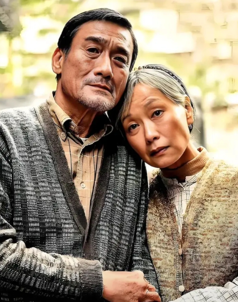 年轻时的叶童，很像如今的金赛纶

幸运的是，叶童没有遇到金秀贤，而是梁家辉！梁家
