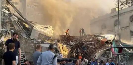 以色列空军凌晨才炸完伊朗六个空军基地，第二天一早，伊朗就干了件事——变电站开炸。