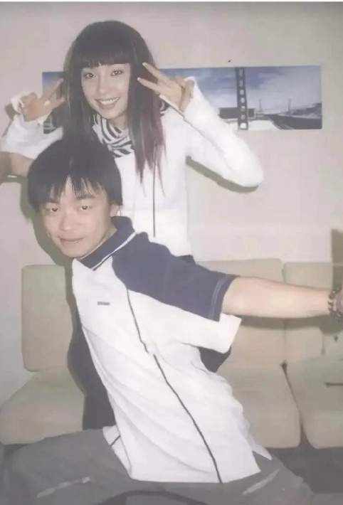 明星旧照片，李冰冰和王宝强年轻时候的照片 ​​​