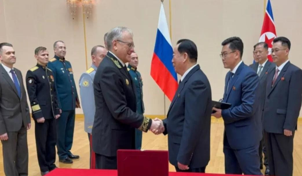 金正恩获纪念奖章俄朝关系更进一步











怎么回事？！金正恩居然被