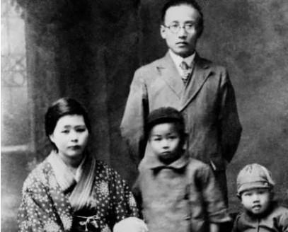 1979年，郭沫若去世8个月后，他的妻子于立群突然自杀身亡，原因竟然是看见了郭沫