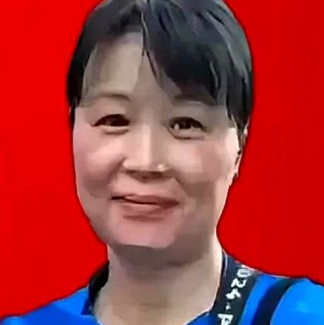 张本智和倒在地上，裁判刚点头，妈妈的眼泪就冲出来。
她分不清儿子哪条腿疼，只知