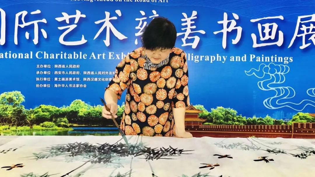 墨韵丹青绘盛世 花鸟情深诉中华——记我院国画院副院长、著名花鸟画家侯素珍