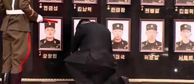 金正恩来参加93阅兵咋就出人意料了？西方之前老觉得他不能来，可人家最后来了。这不