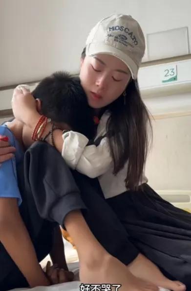 人美心善字正的晴书女士居然是个大网红，要不是她拜访沈巍先生，又在海衫文化秀了一波